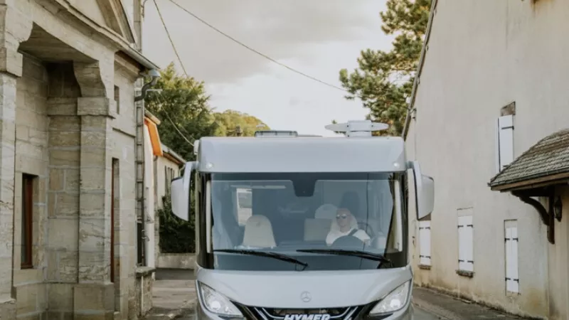 hymer_bml-i-880_frankreich_fotografie_lisa-and-sven_fl2a9185_bildschirm-96-dpi-
