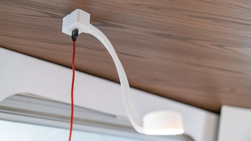 er19_tou_820_gri_veash_i_usbstecker