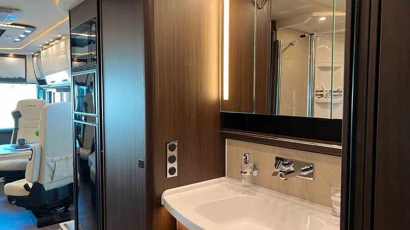 435ad238-d1ec-479e-9a4c-b1817ddd4bed